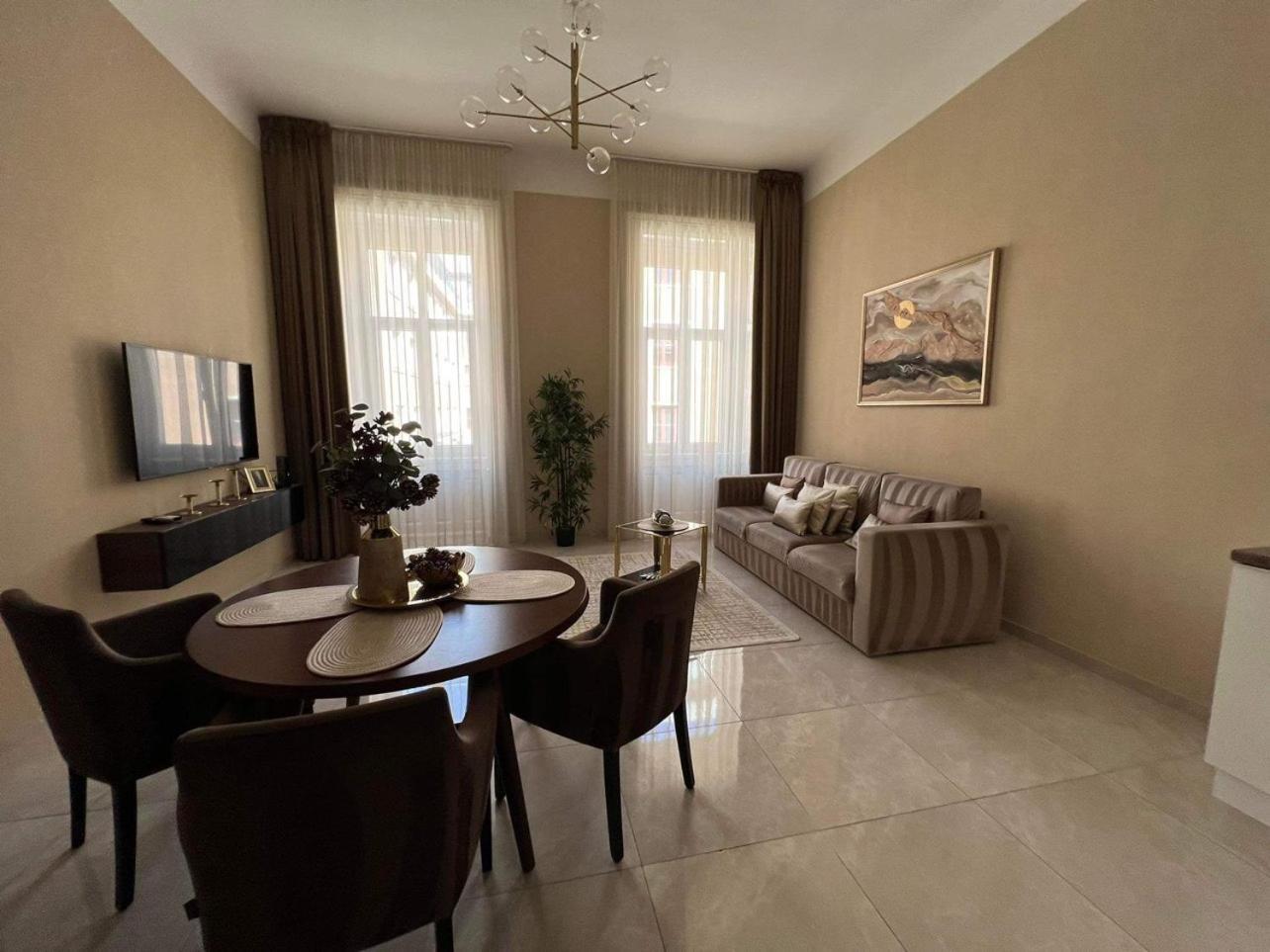 בודפשט Luxury Dream With A Sauna In The Center מראה חיצוני תמונה